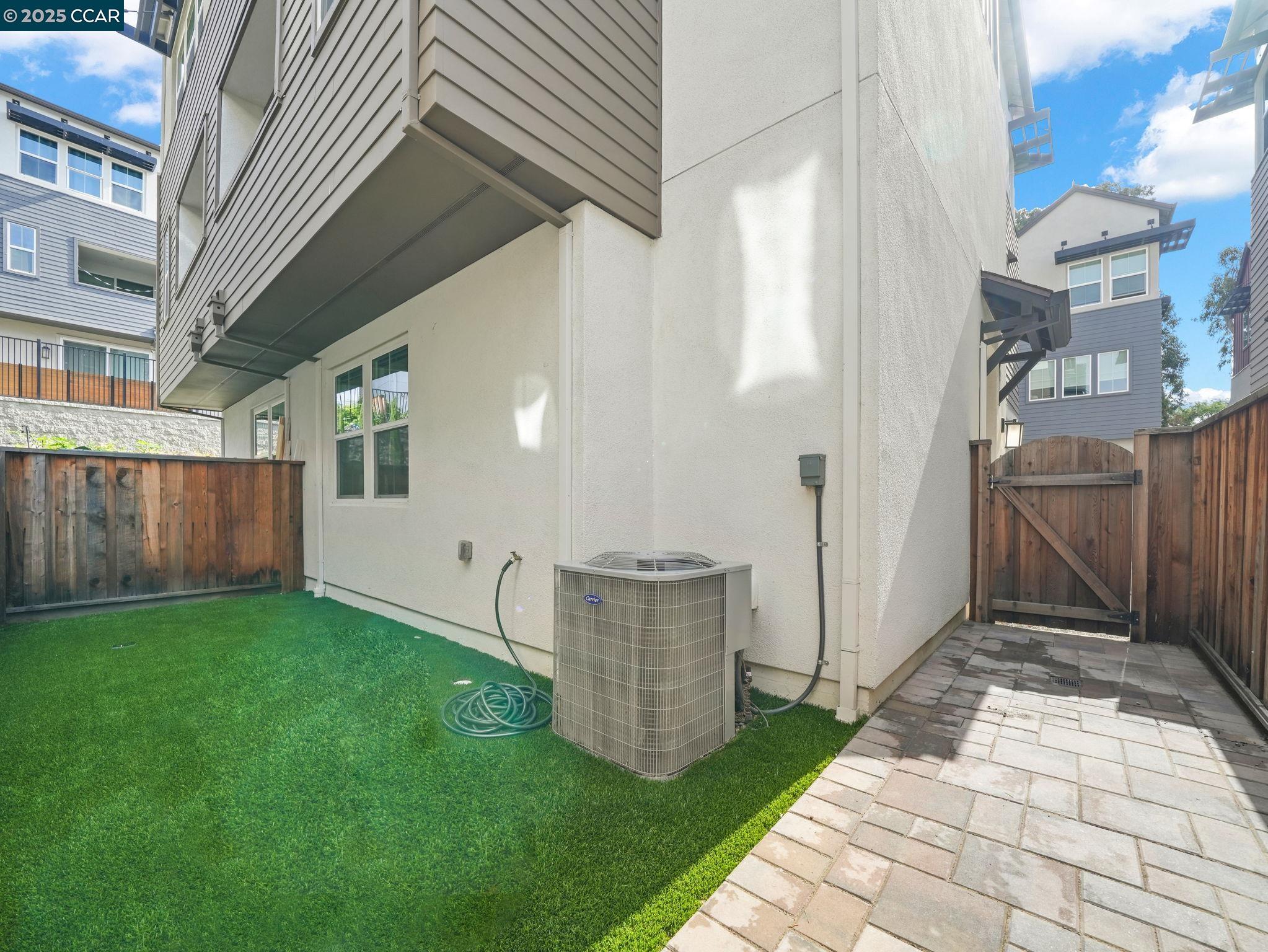 850 HEAVEN CT, Hayward