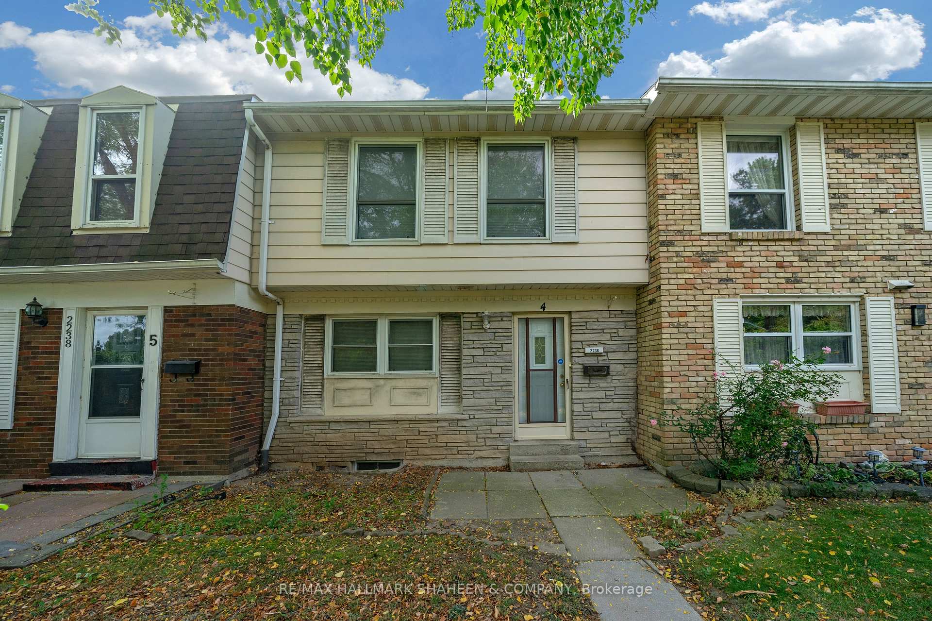 2238 Upper Middle Road 4