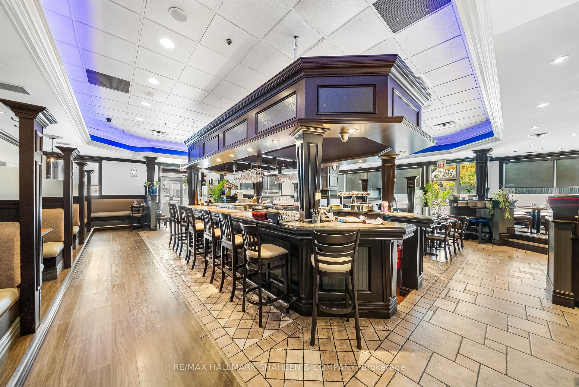 1400 Upper James Street 26