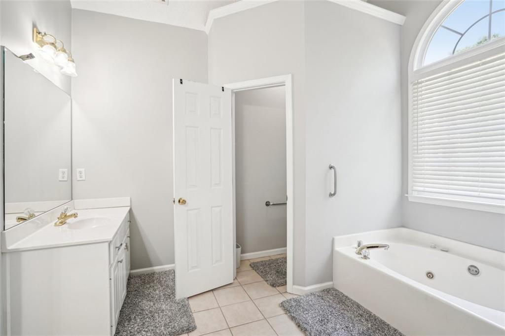 1010 Capella Creek Way