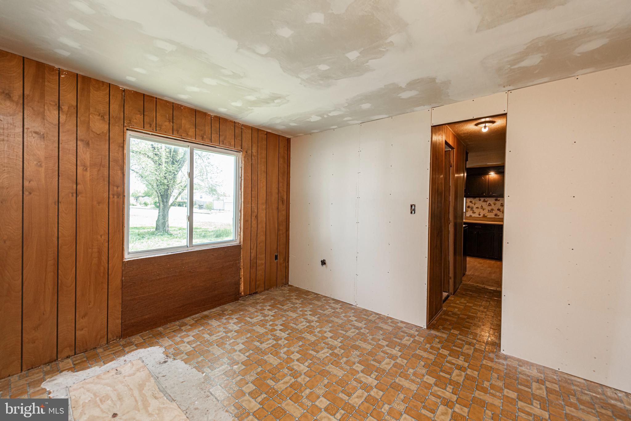 381 FAIRVIEW CHAPEL ROAD