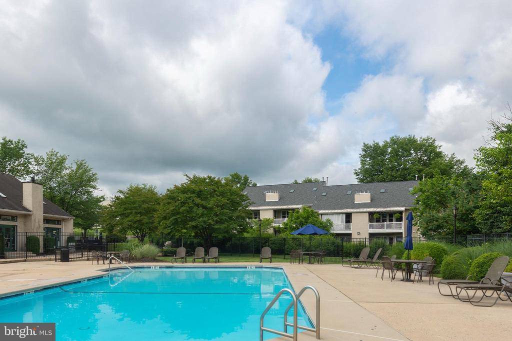1805 ORCHARD VIEW ROAD
