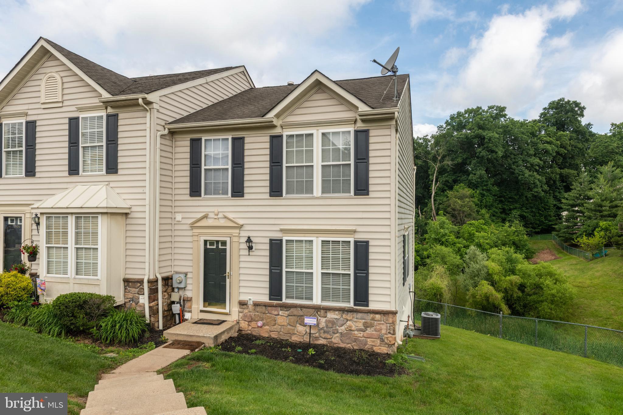 1805 ORCHARD VIEW ROAD