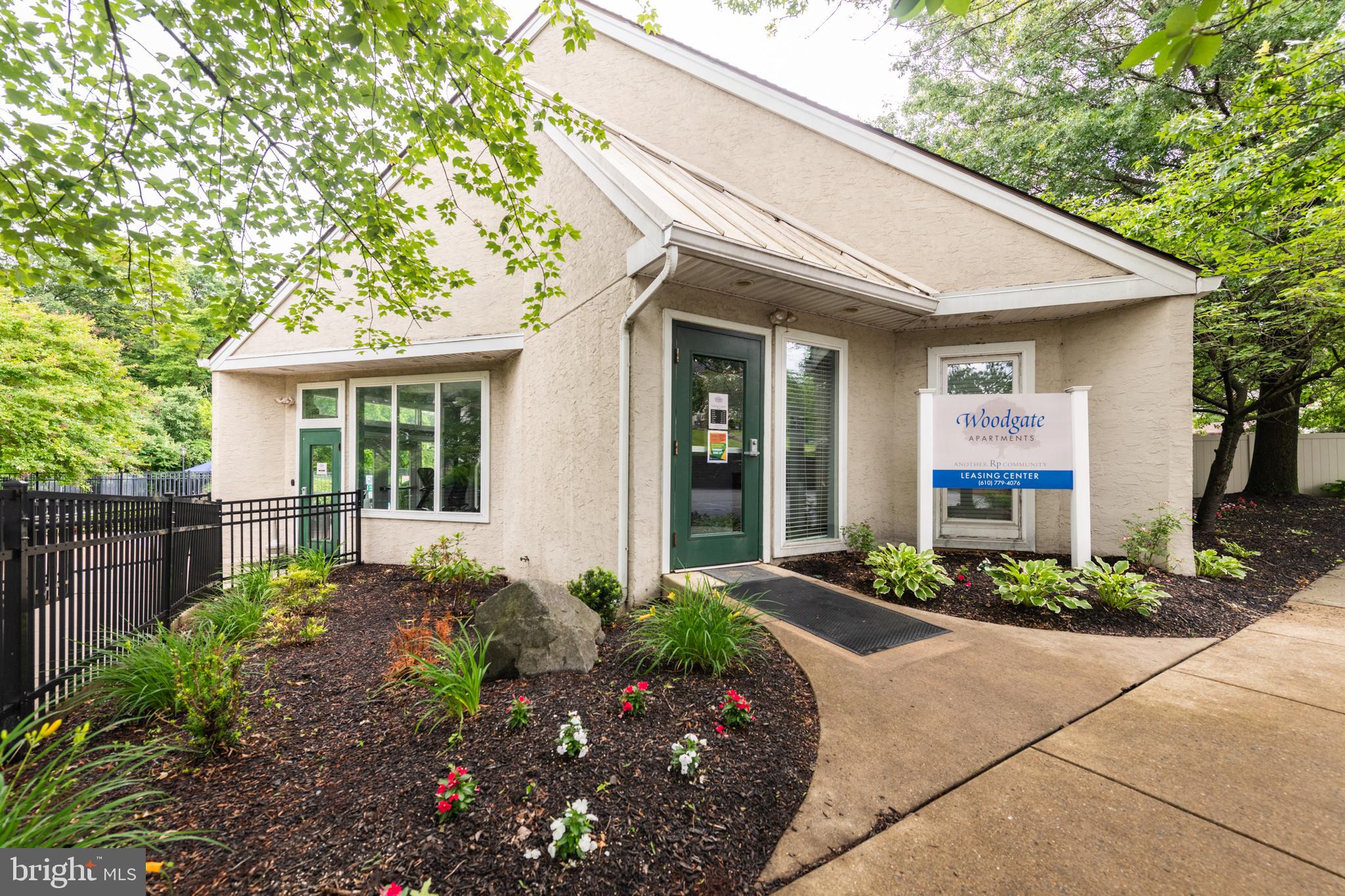 1805 ORCHARD VIEW ROAD