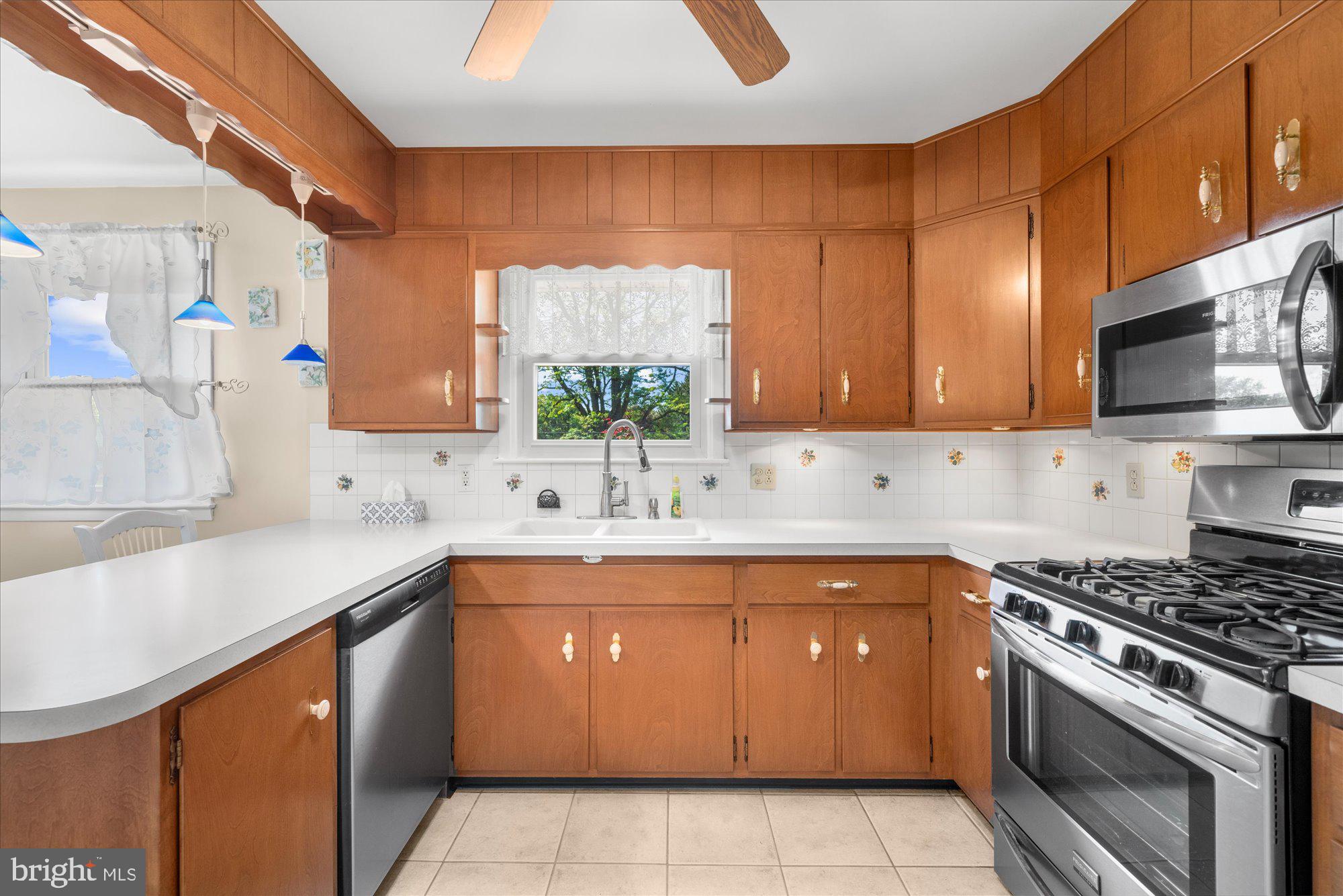 1100 LAURELEE AVENUE