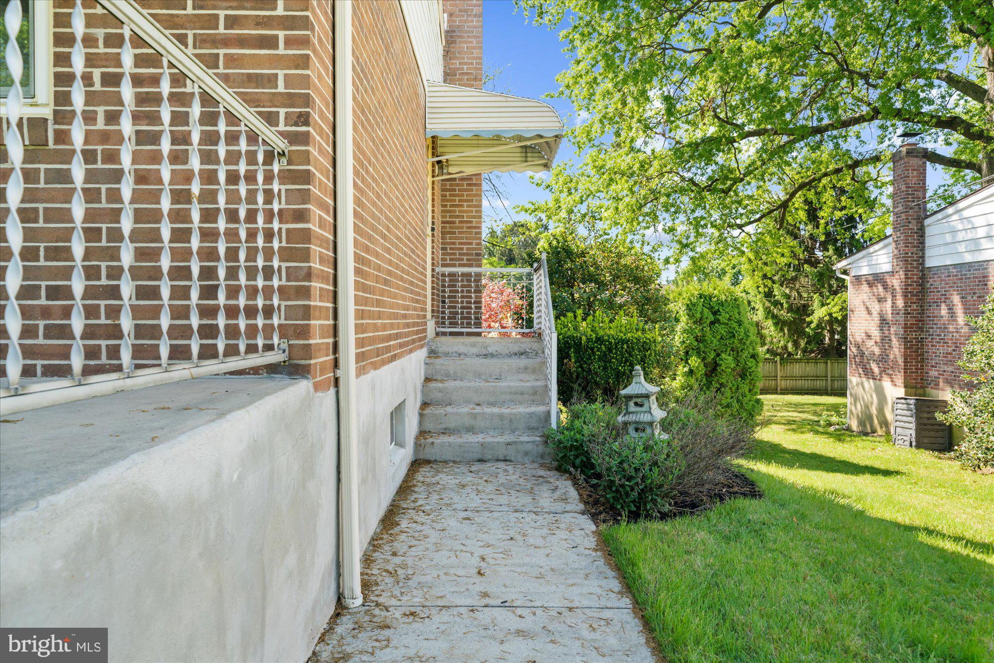 1100 LAURELEE AVENUE