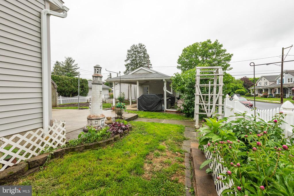 116 N BROBST STREET