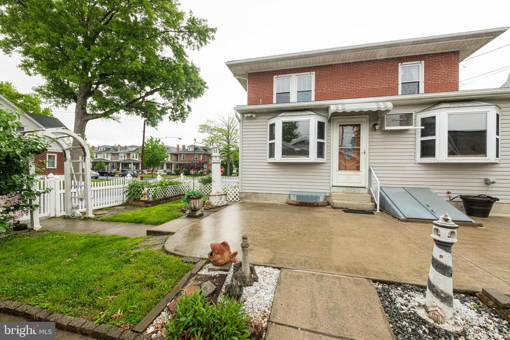 116 N BROBST STREET