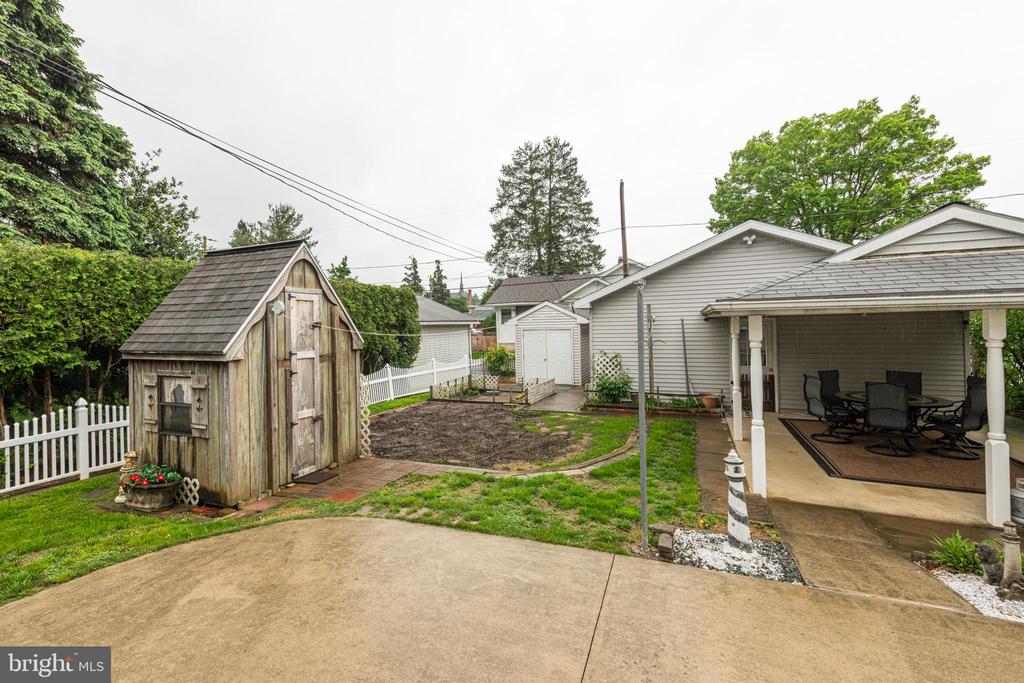 116 N BROBST STREET