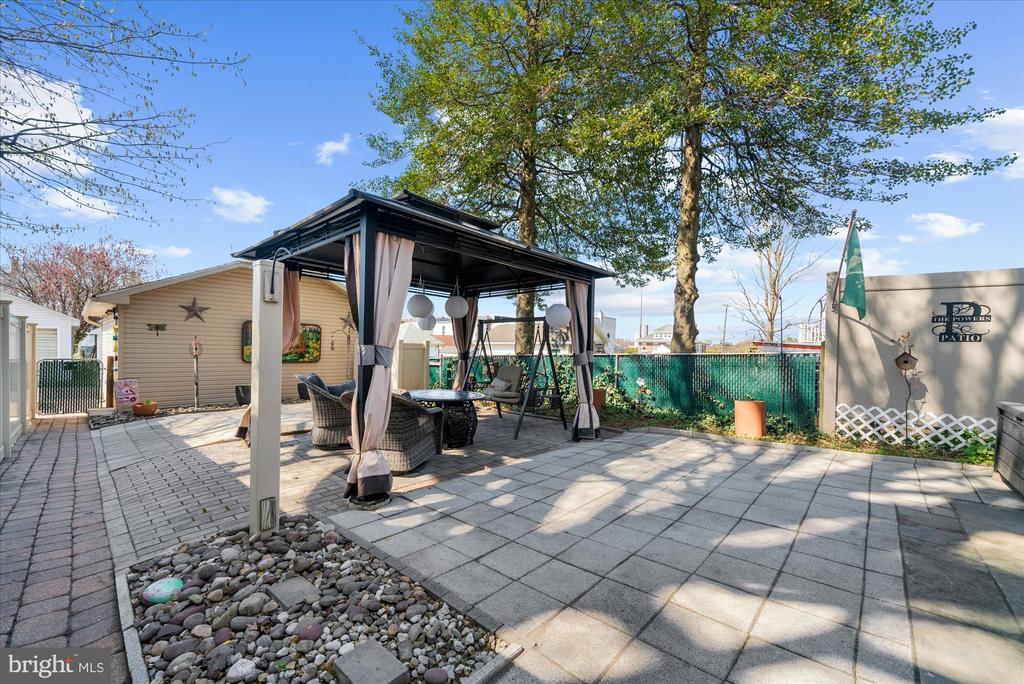 127 N READING AVENUE