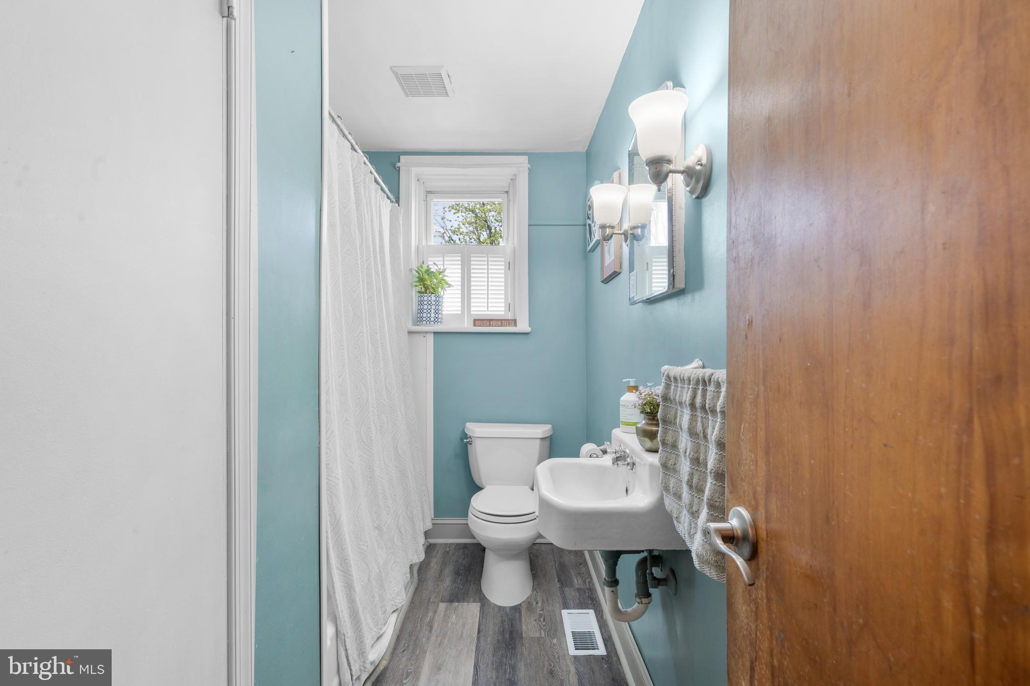 503 SCHOOLHOUSE ROAD