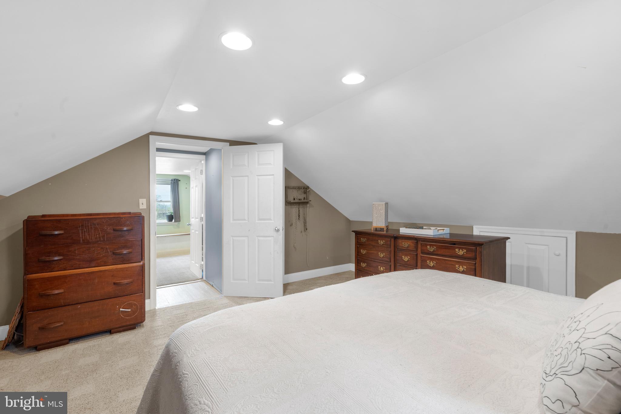 503 SCHOOLHOUSE ROAD