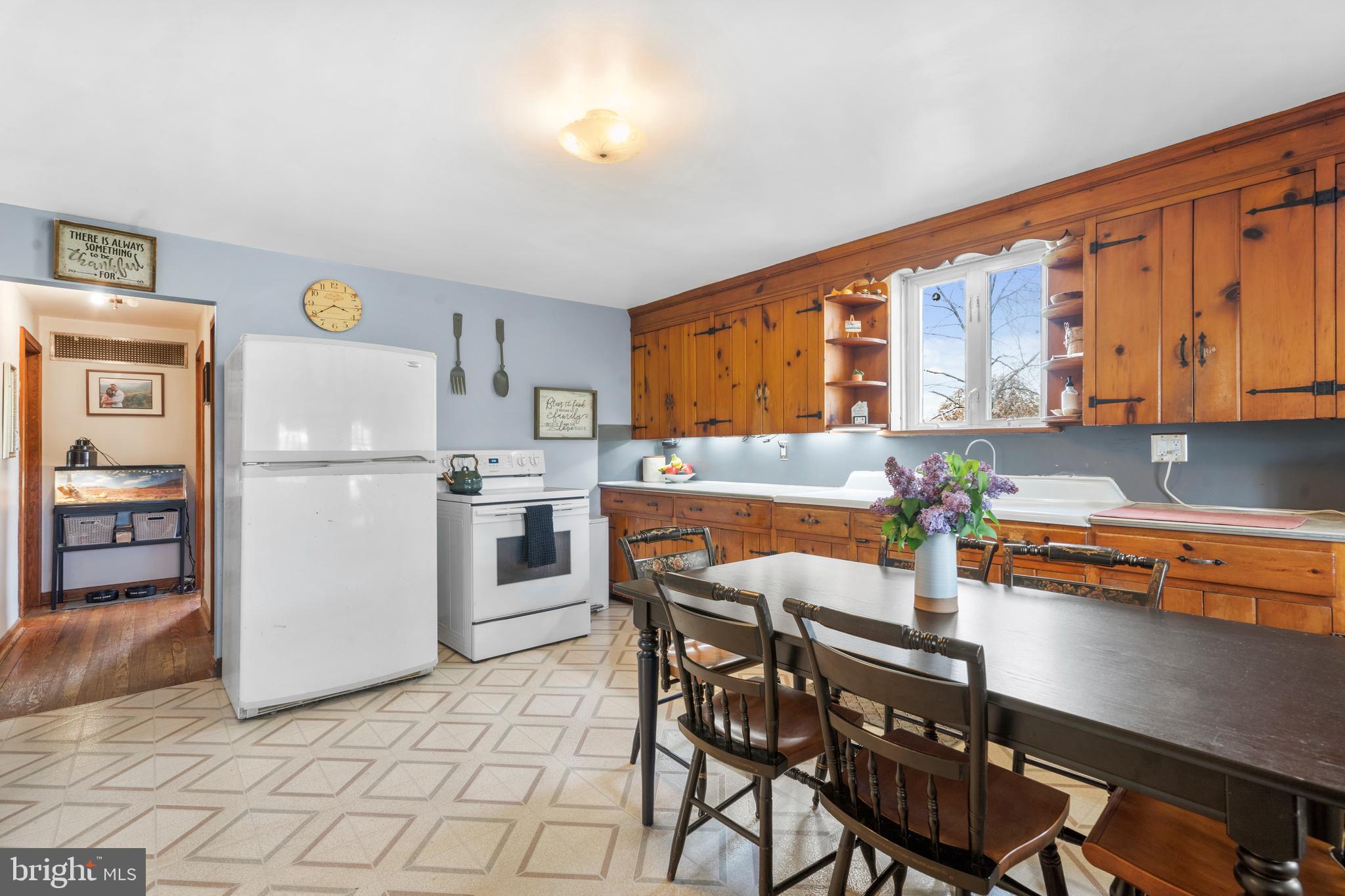 503 SCHOOLHOUSE ROAD