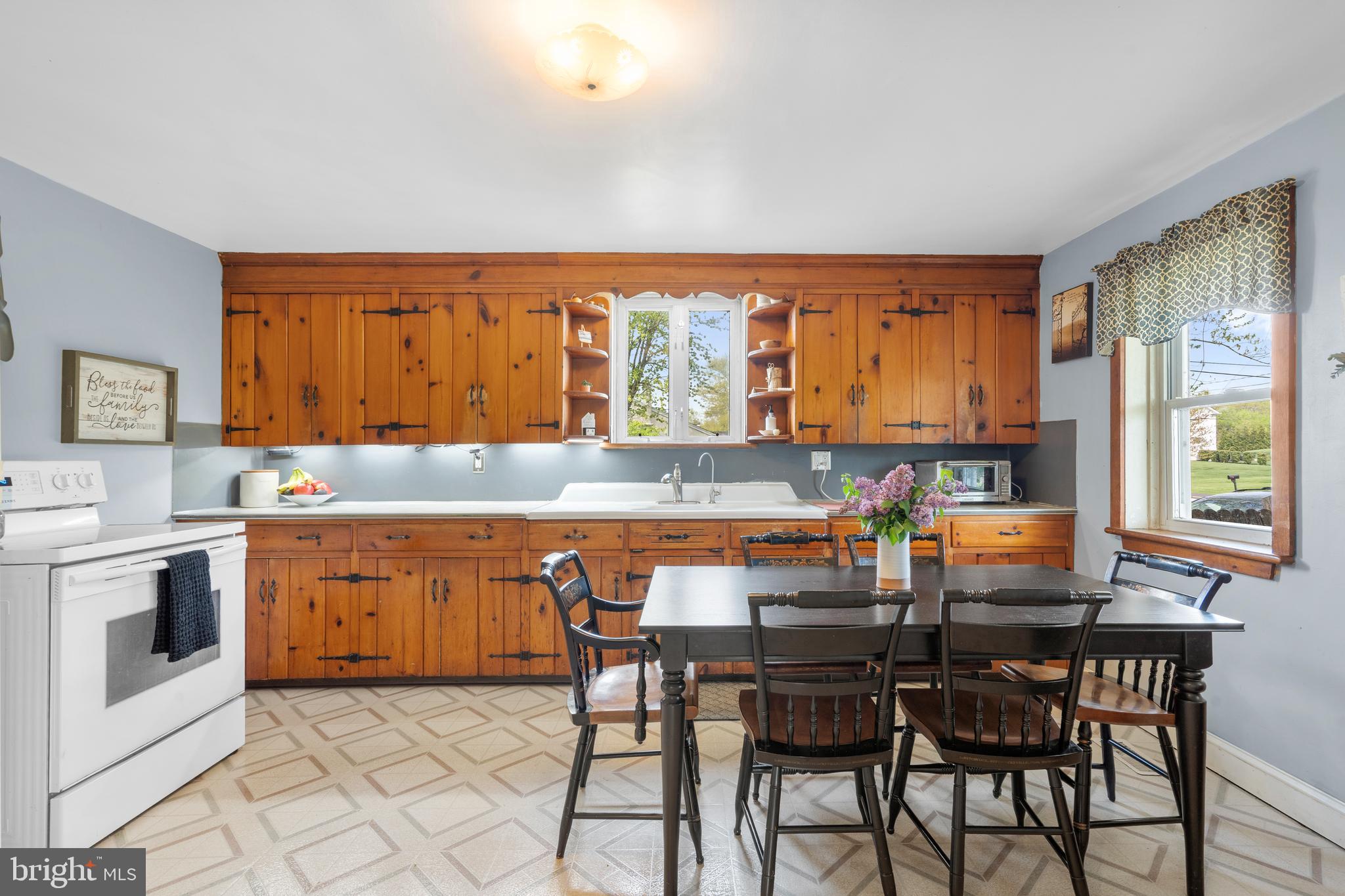 503 SCHOOLHOUSE ROAD