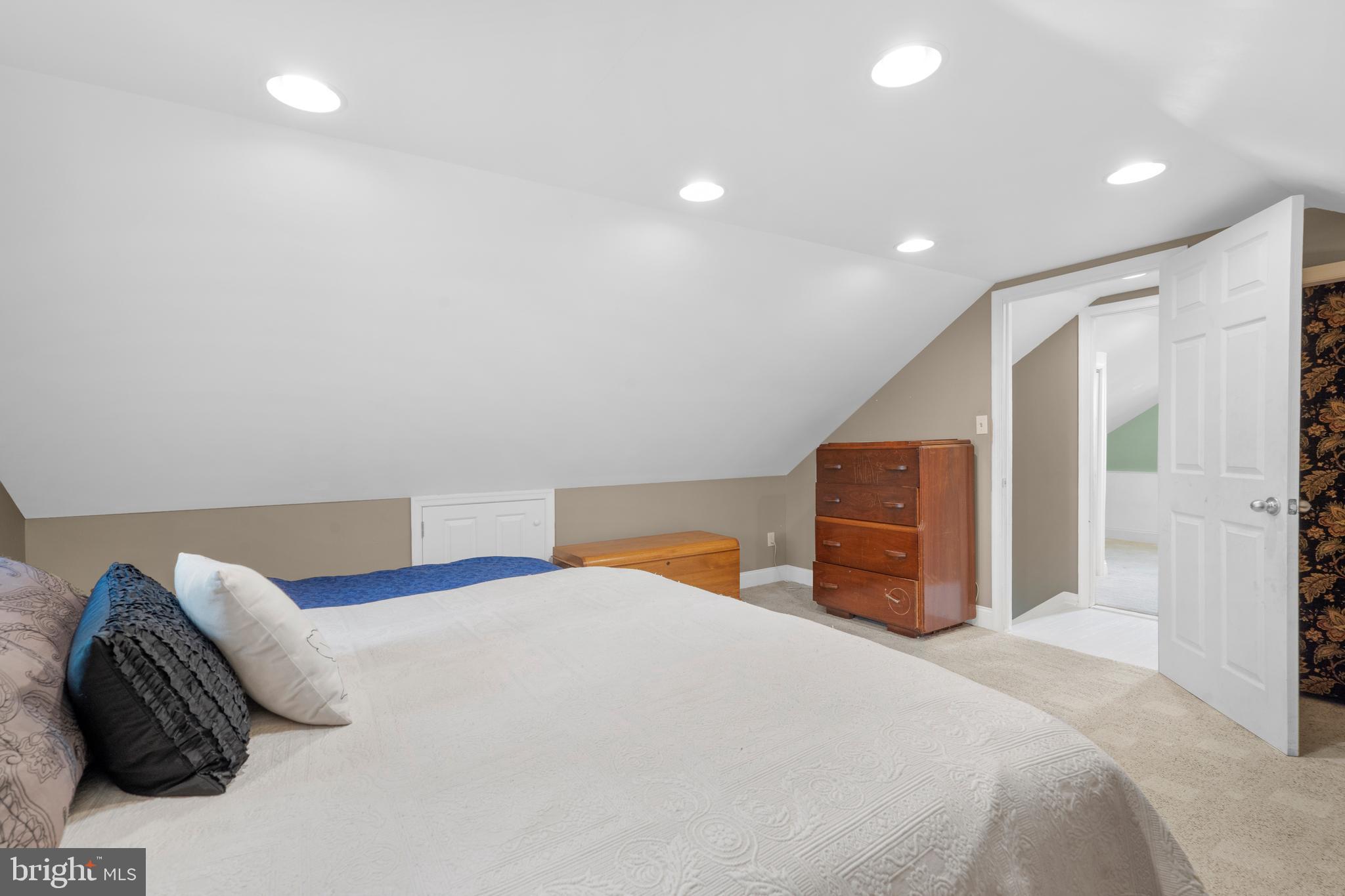 503 SCHOOLHOUSE ROAD