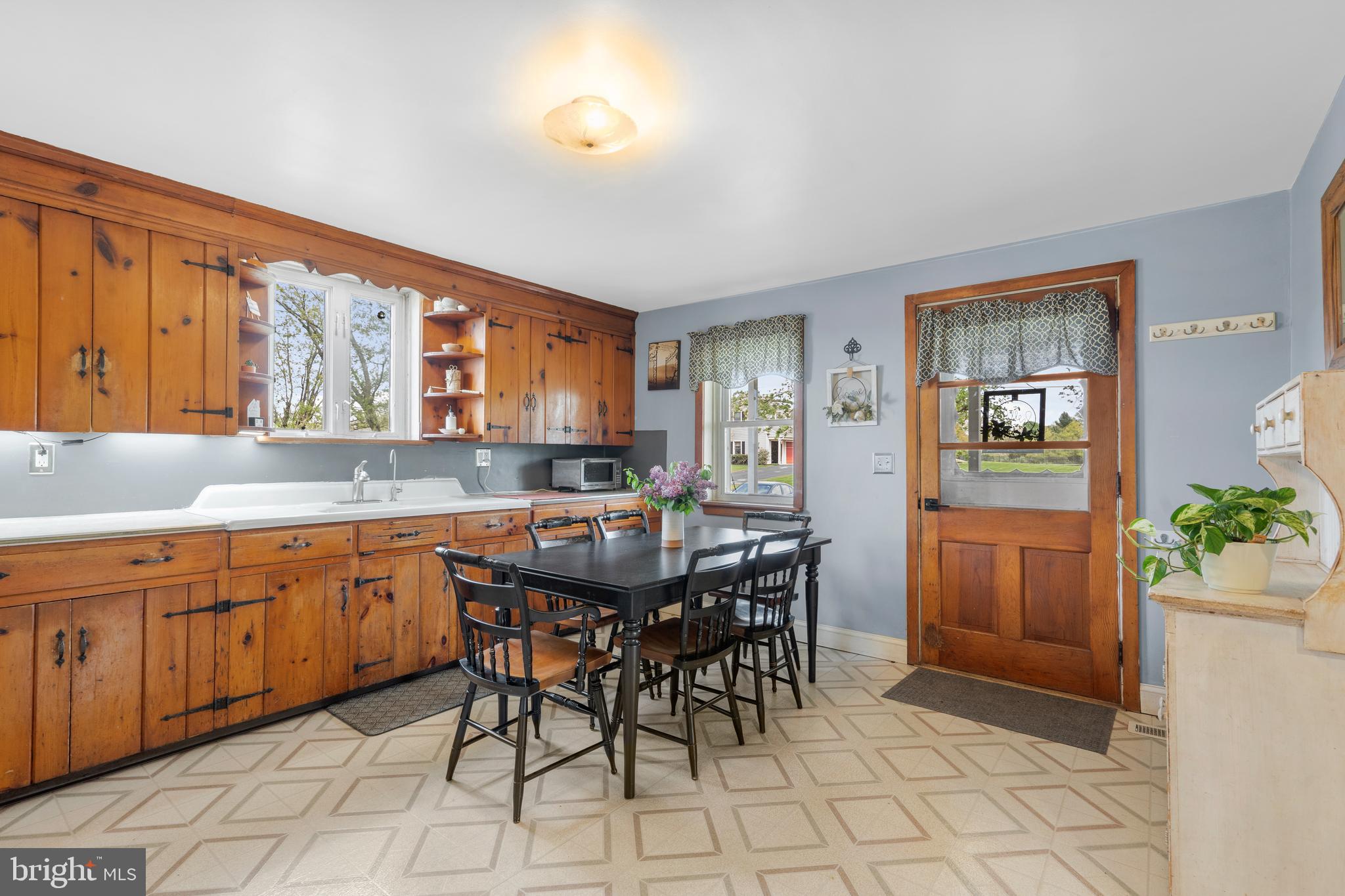 503 SCHOOLHOUSE ROAD