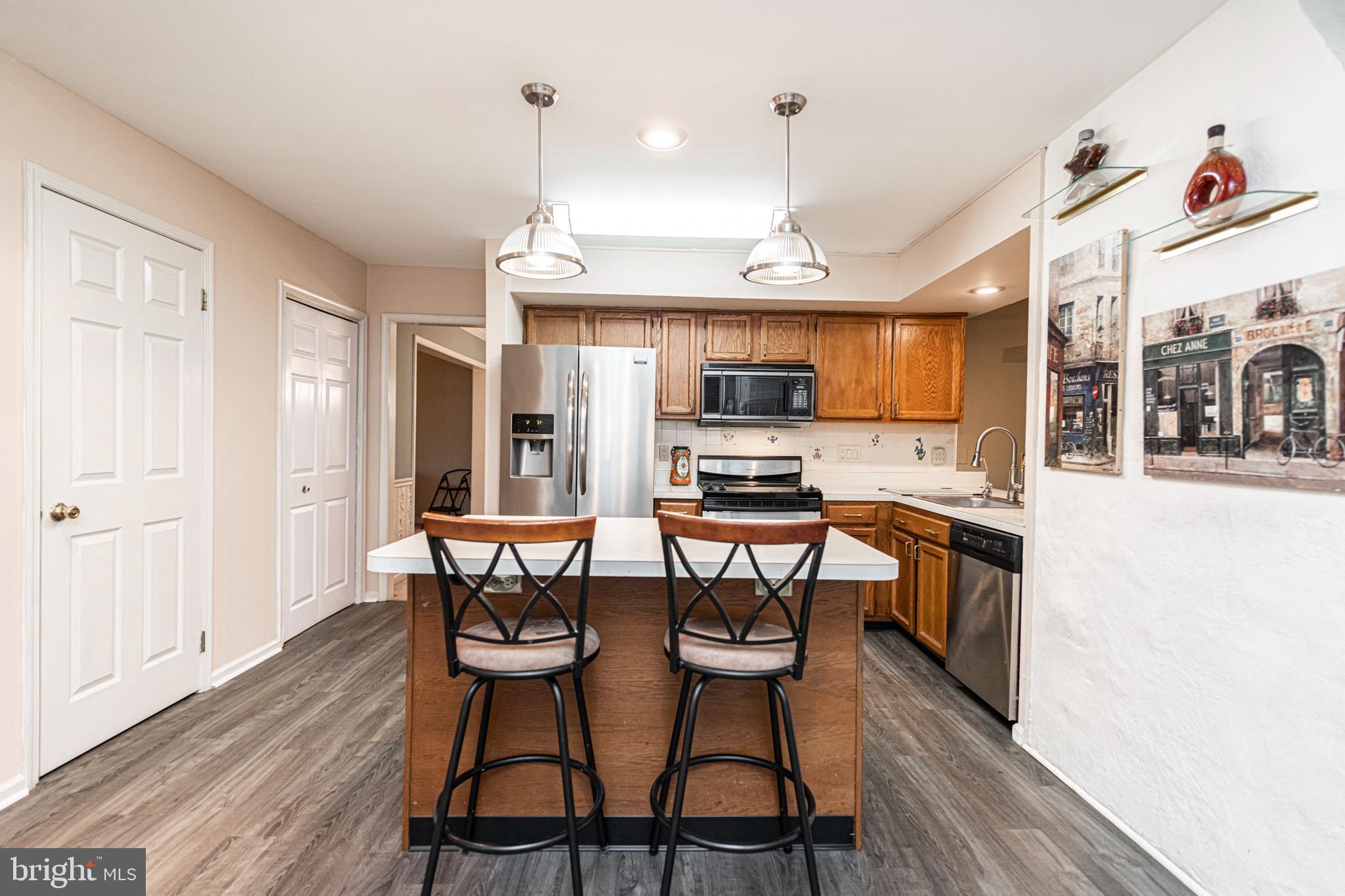 406 SAINT ANNS CIRCLE