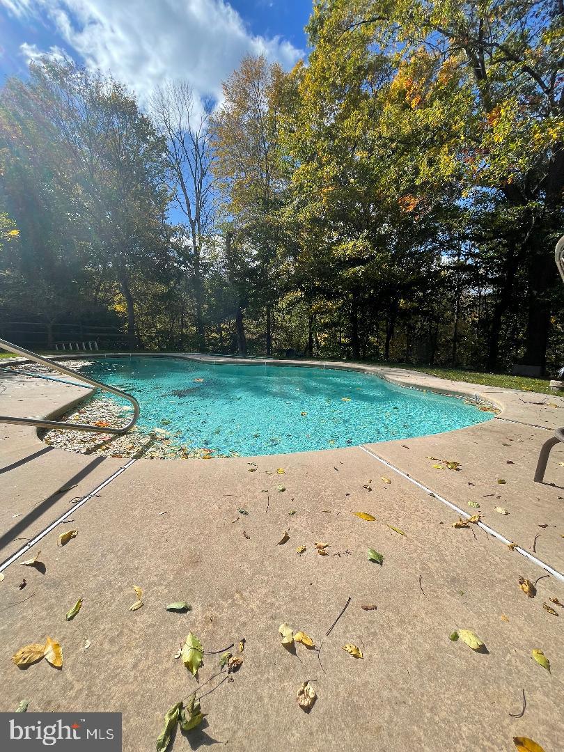 406 SAINT ANNS CIRCLE