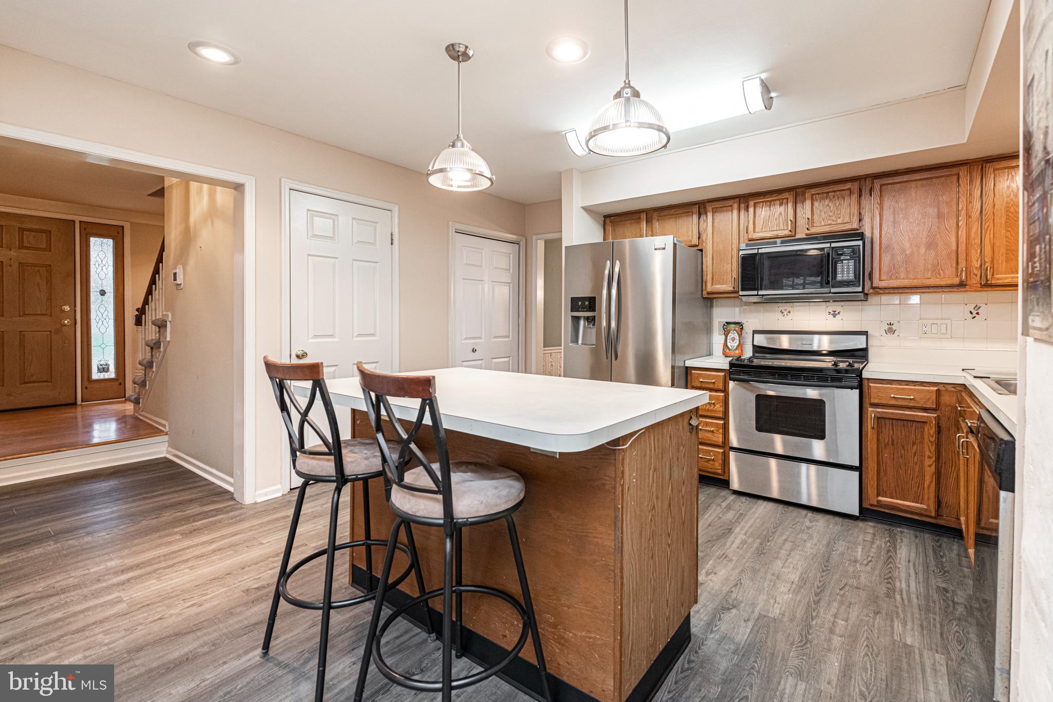 406 SAINT ANNS CIRCLE