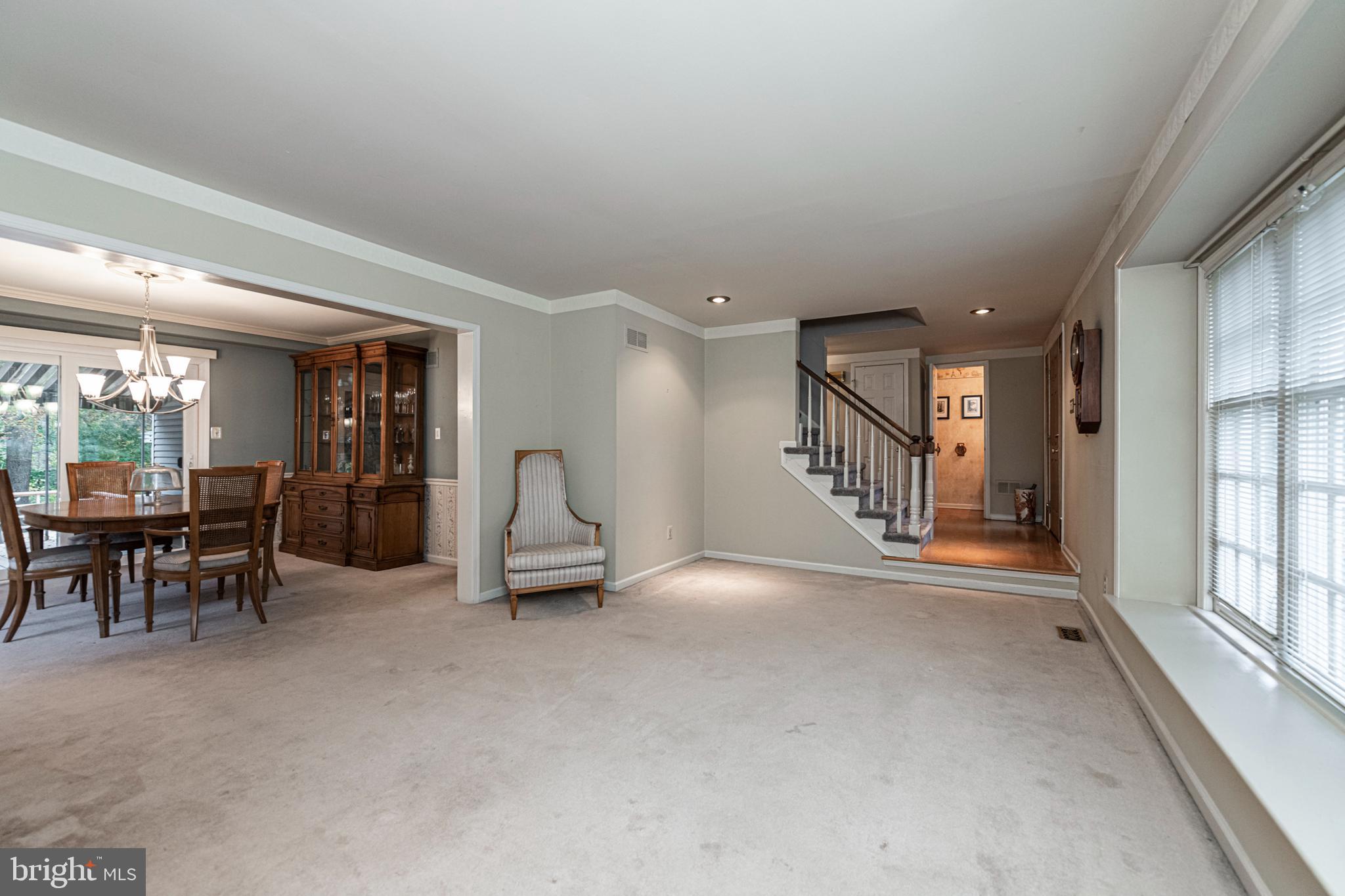 406 SAINT ANNS CIRCLE