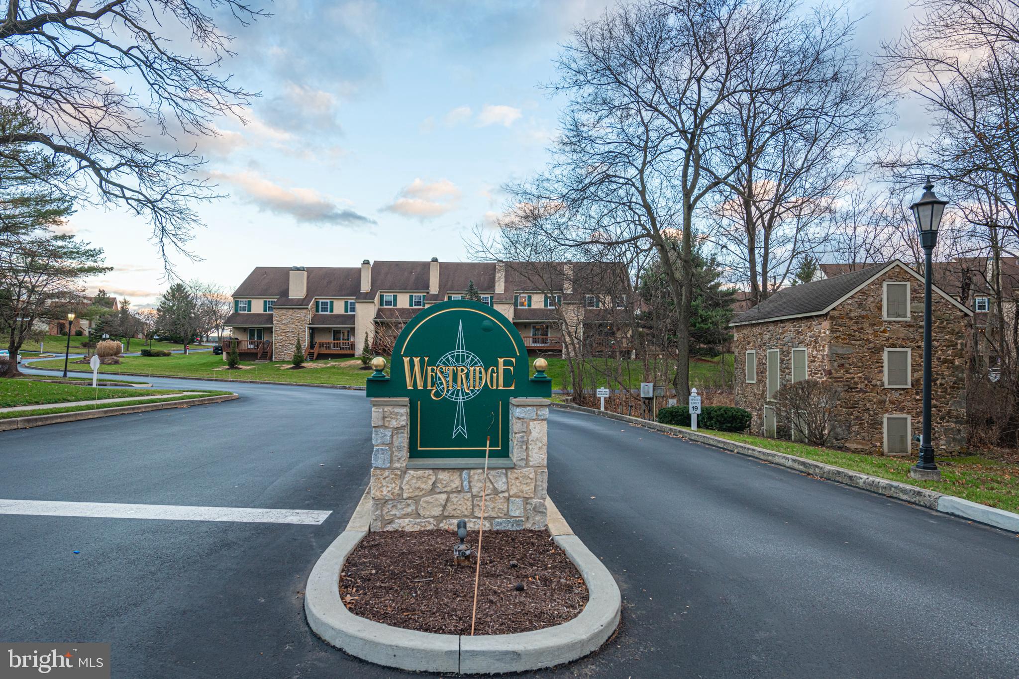 109 WESTRIDGE PL S S