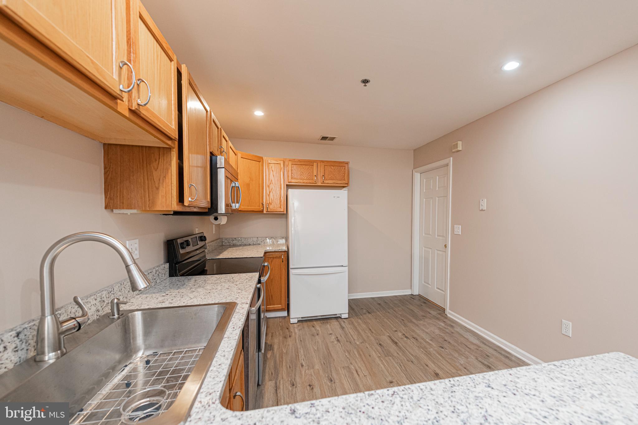 310 NEWPORT LANE 18A