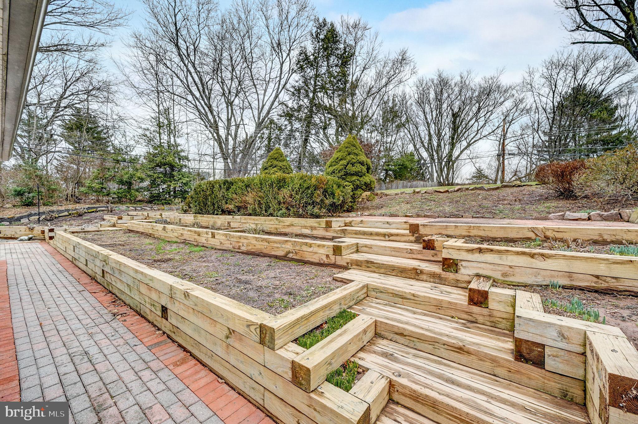 81 S FORGE MANOR DRIVE