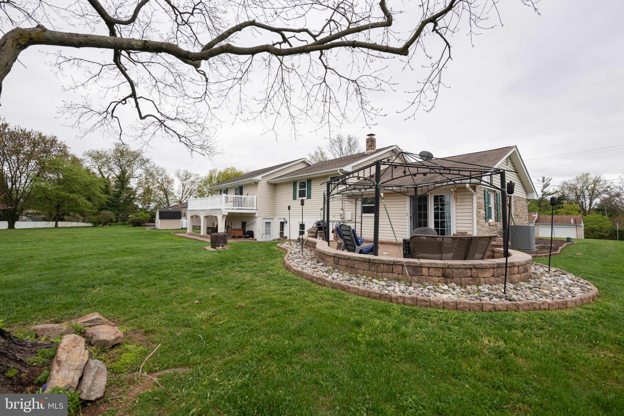 1827 E CEDARVILLE ROAD