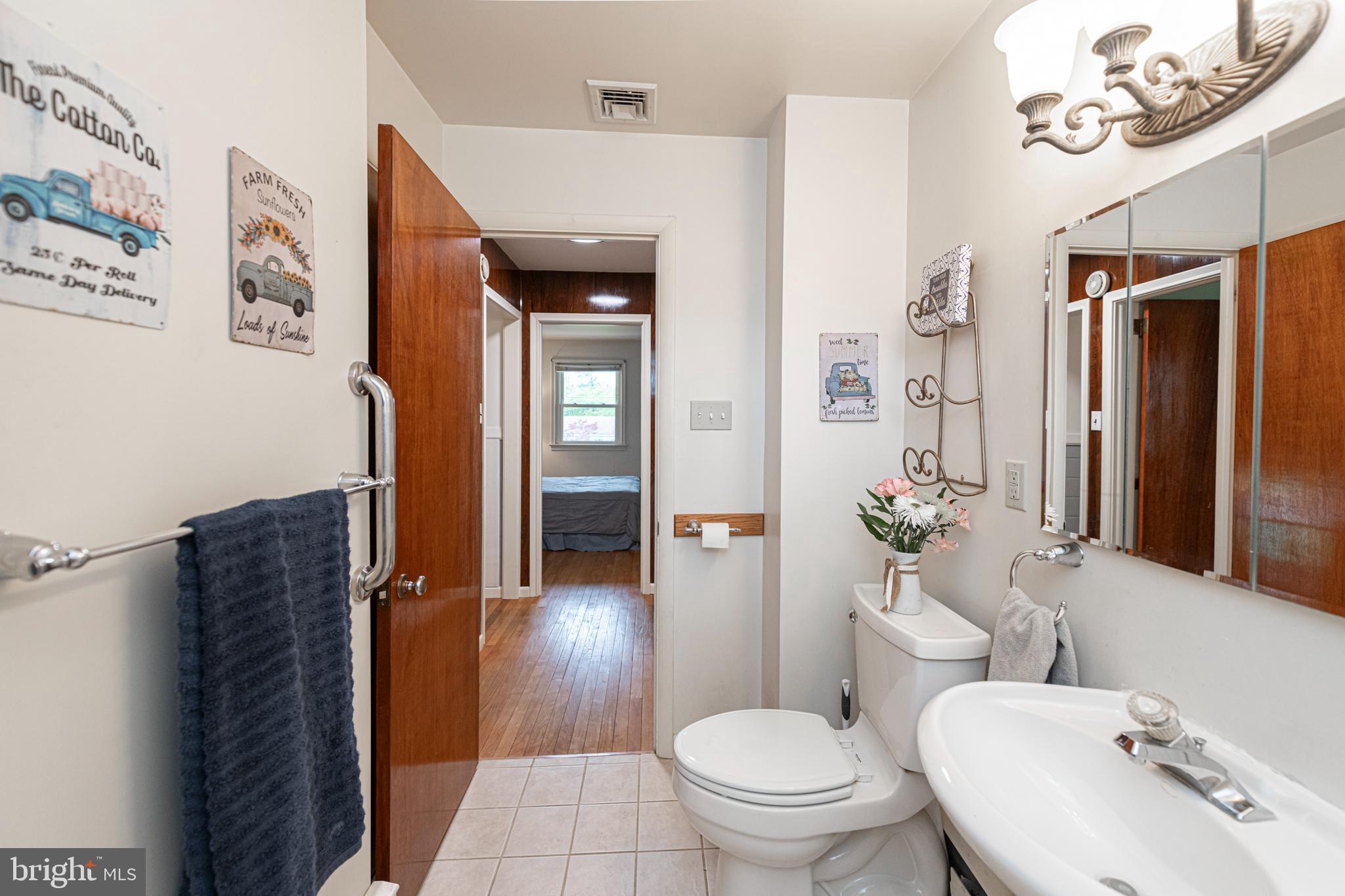 1827 E CEDARVILLE ROAD