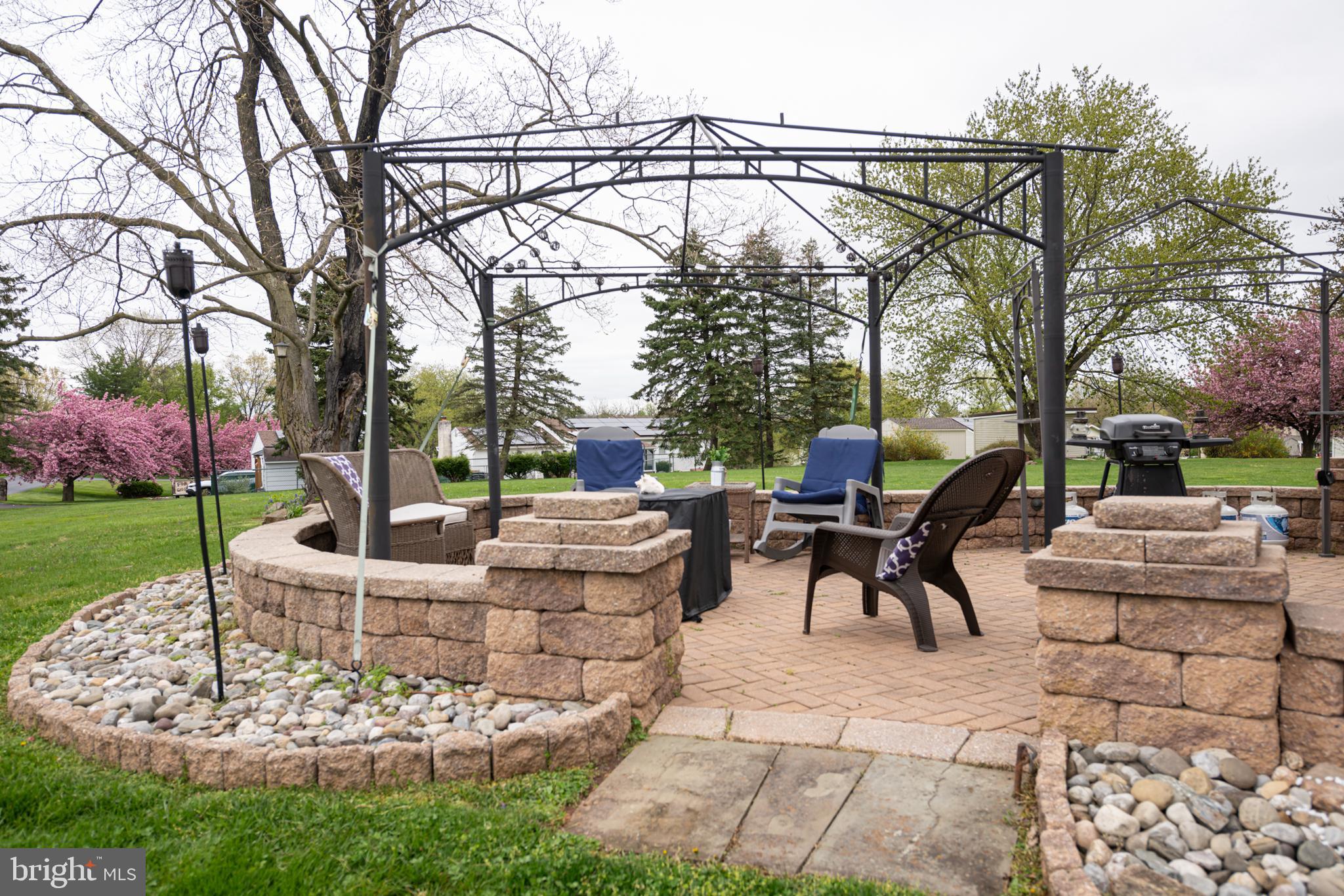 1827 E CEDARVILLE ROAD