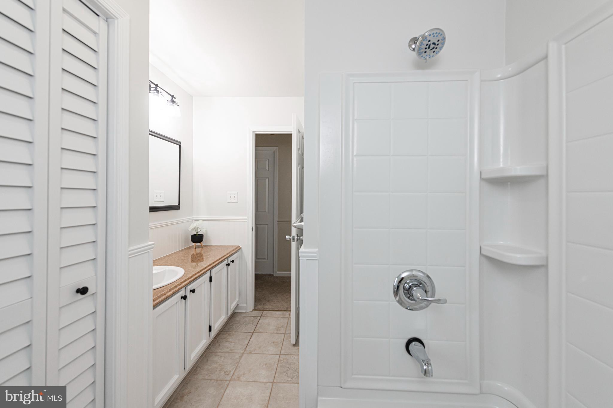 407 SAINT ANNS CIRCLE