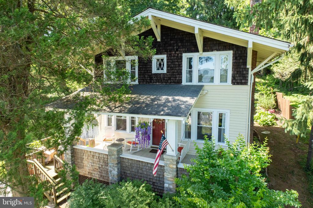 527 CEDAR STREET