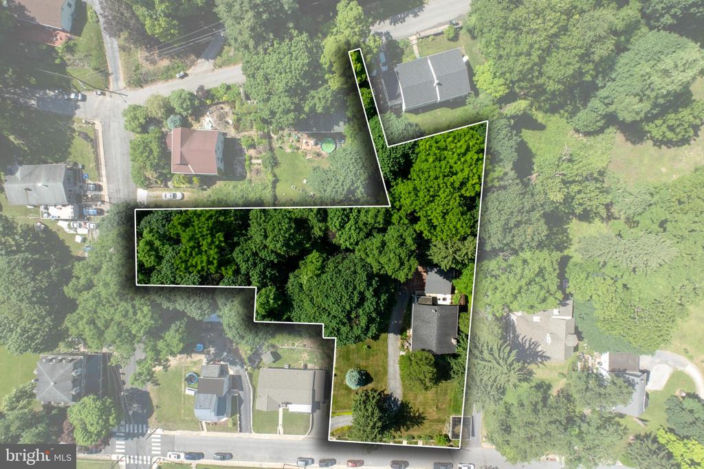 527 CEDAR STREET