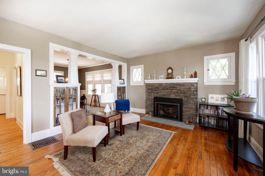 527 CEDAR STREET
