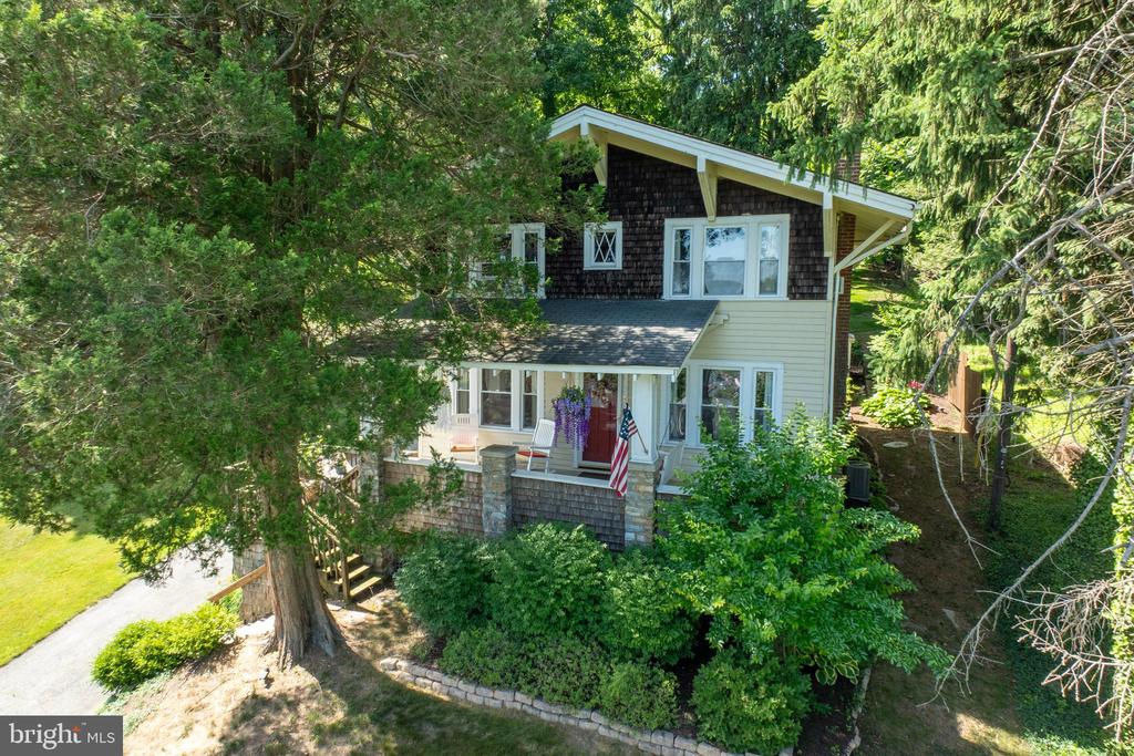 527 CEDAR STREET