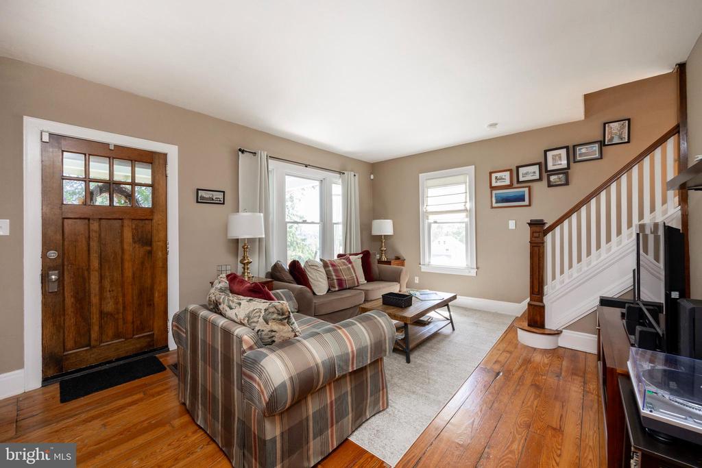 527 CEDAR STREET