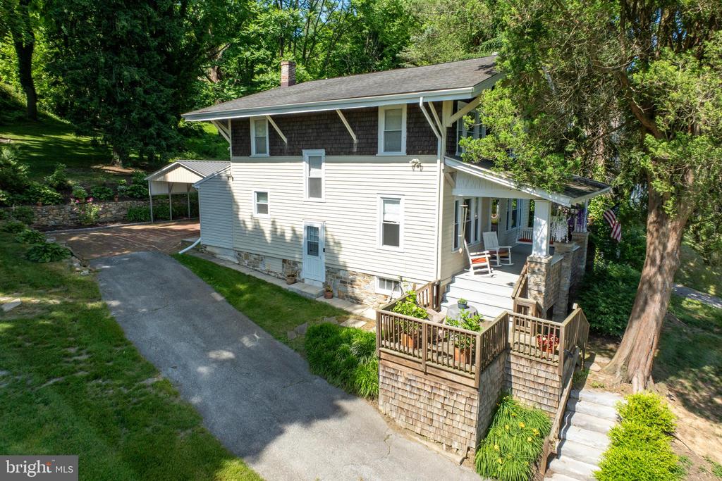 527 CEDAR STREET