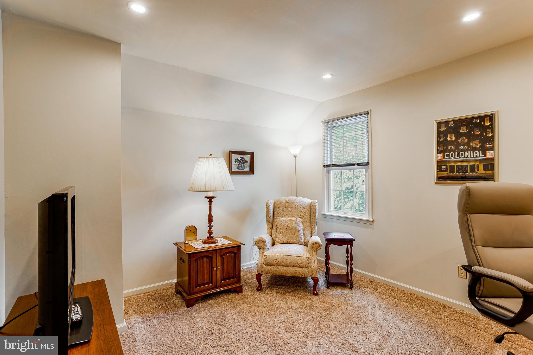 408 SAINT ANNS CIRCLE