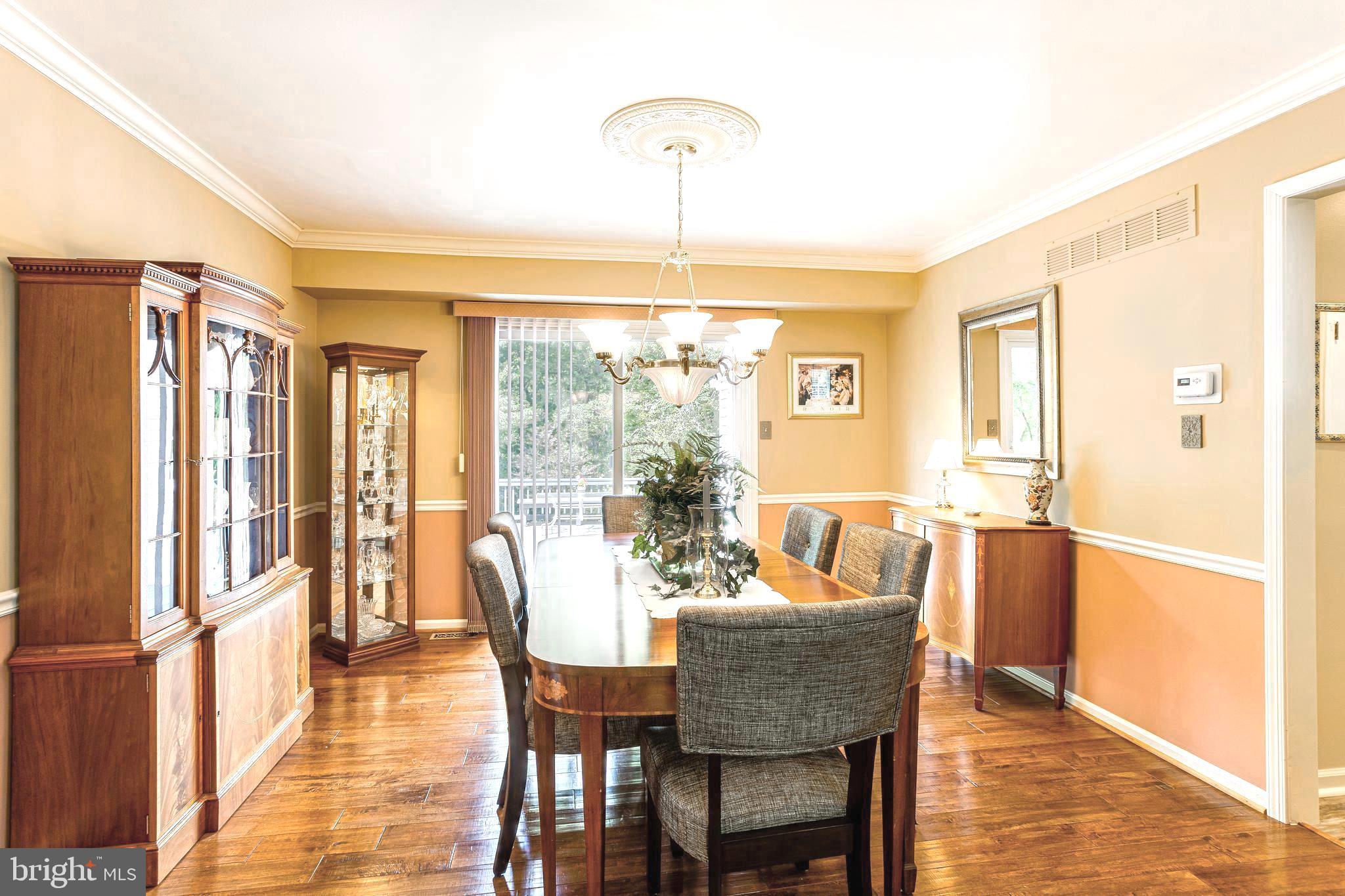 408 SAINT ANNS CIRCLE