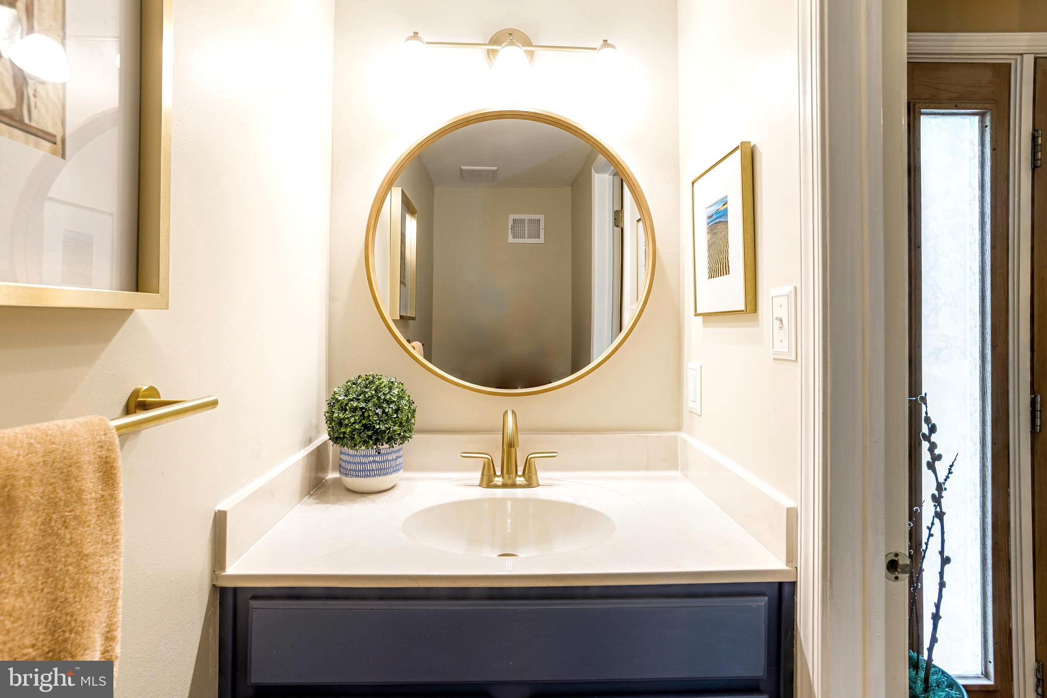 408 SAINT ANNS CIRCLE