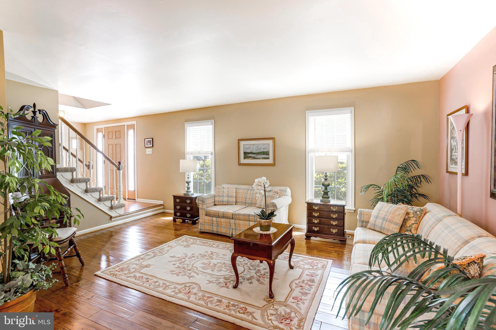 408 SAINT ANNS CIRCLE