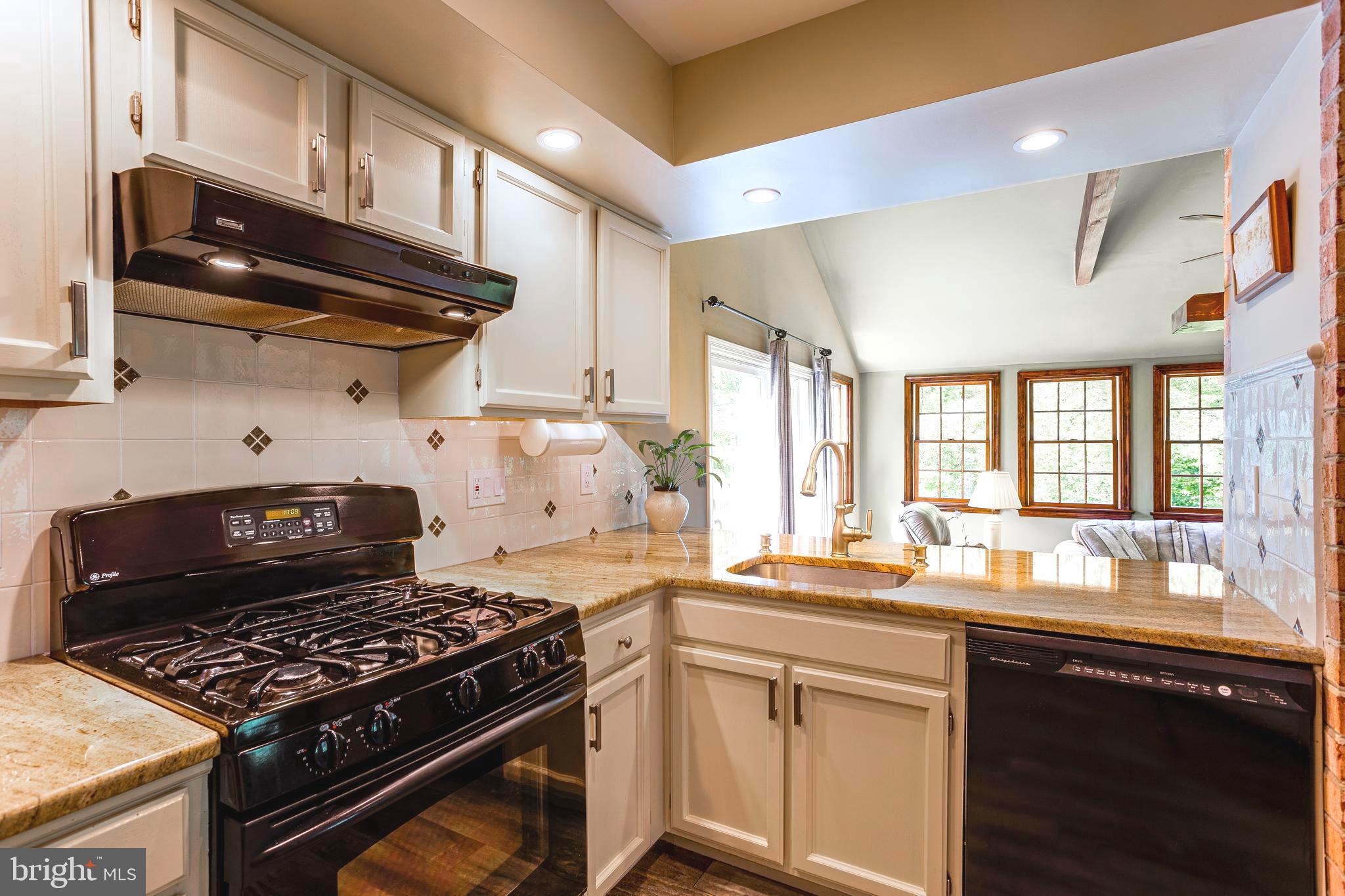 408 SAINT ANNS CIRCLE