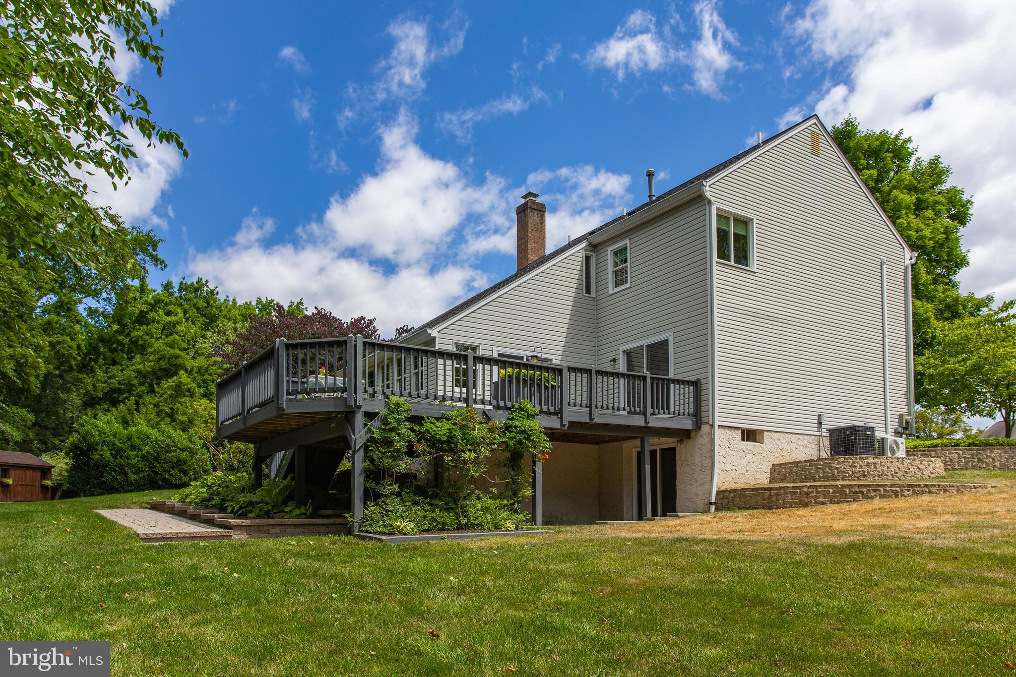 408 SAINT ANNS CIRCLE