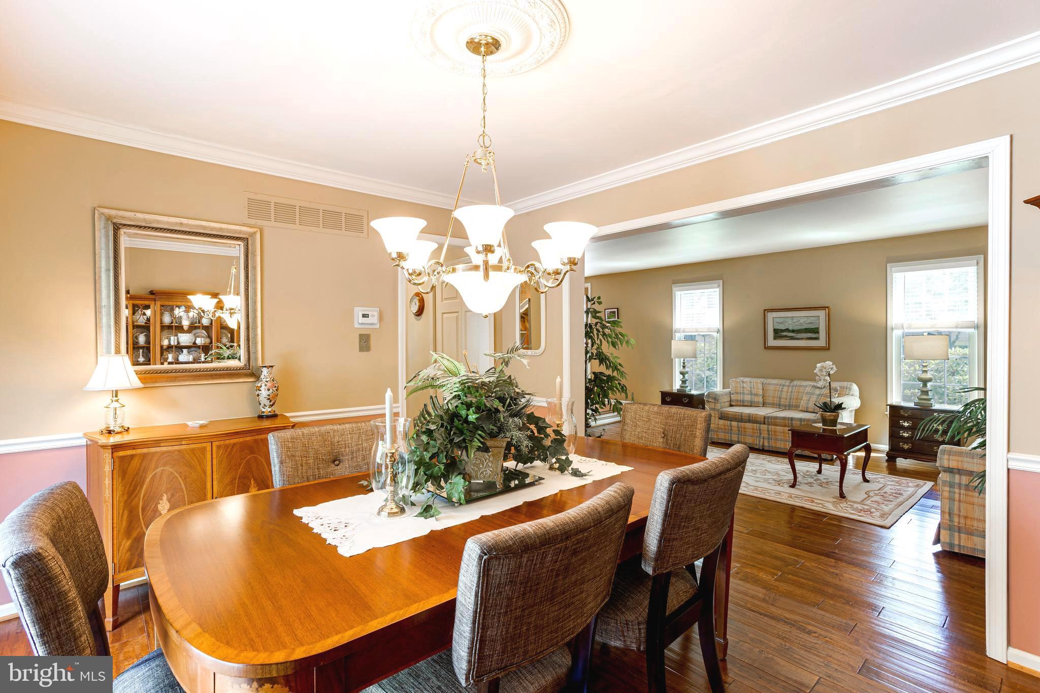 408 SAINT ANNS CIRCLE