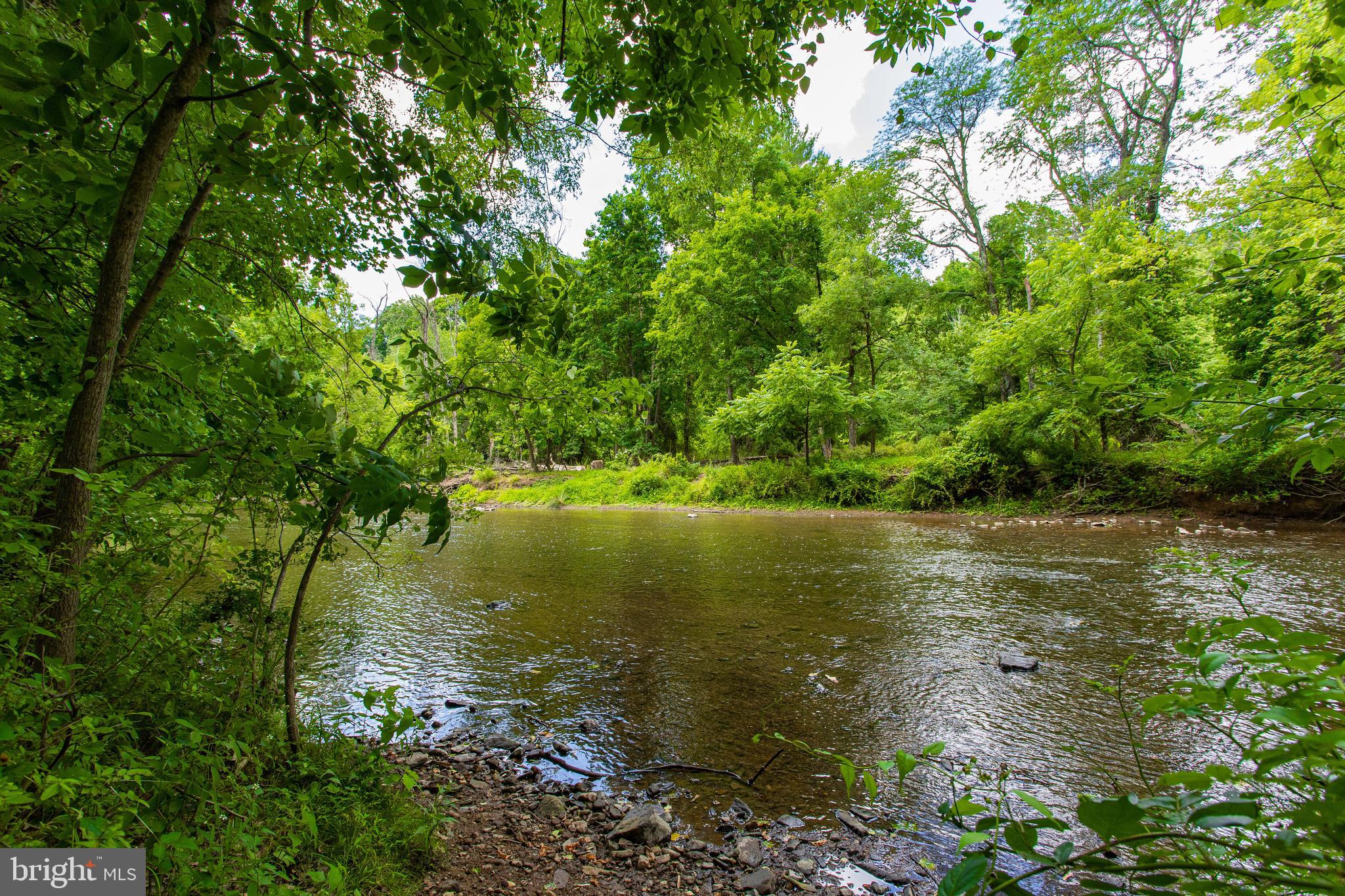 408 SAINT ANNS CIRCLE