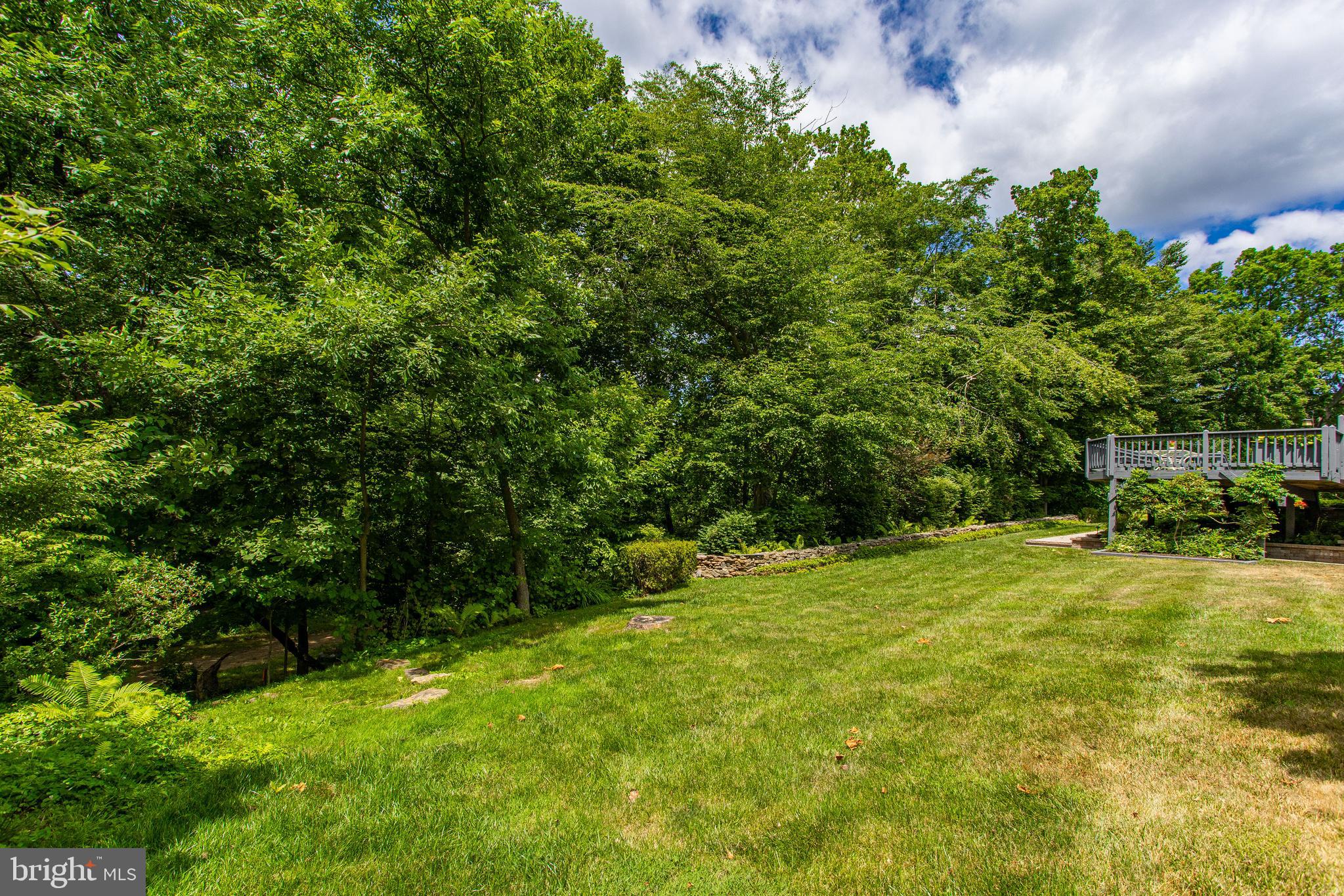 408 SAINT ANNS CIRCLE