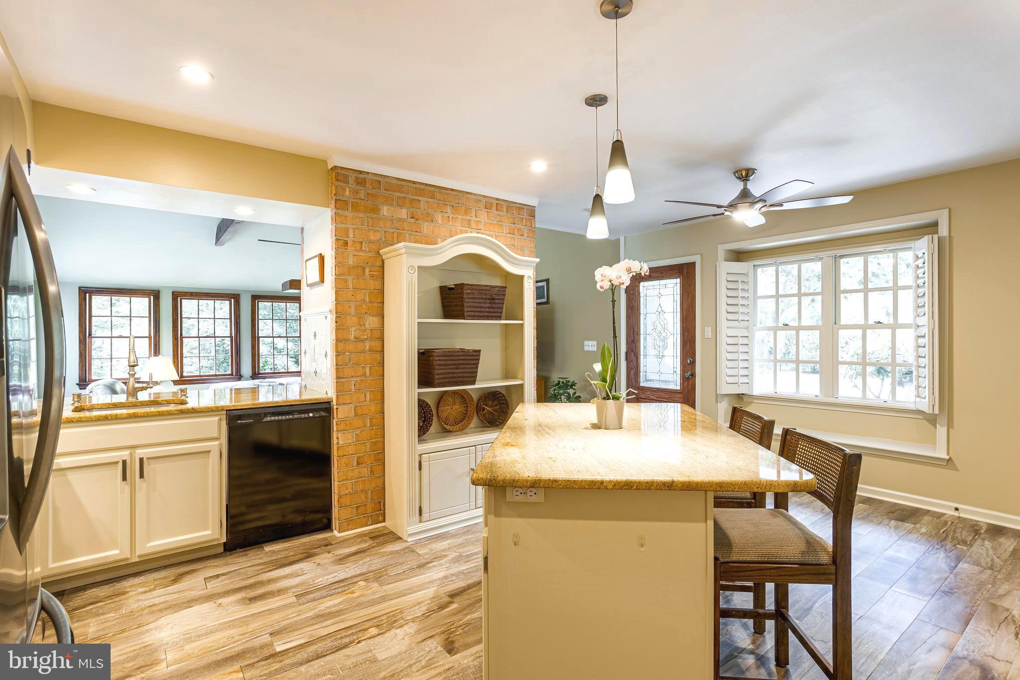 408 SAINT ANNS CIRCLE