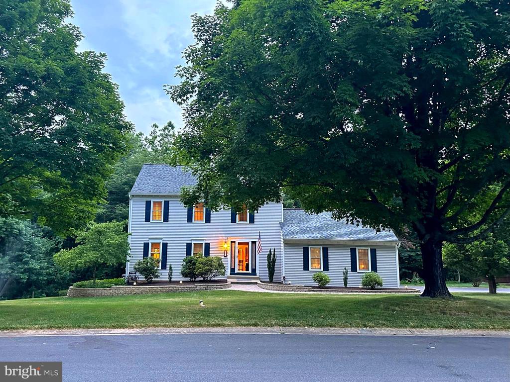 408 SAINT ANNS CIRCLE