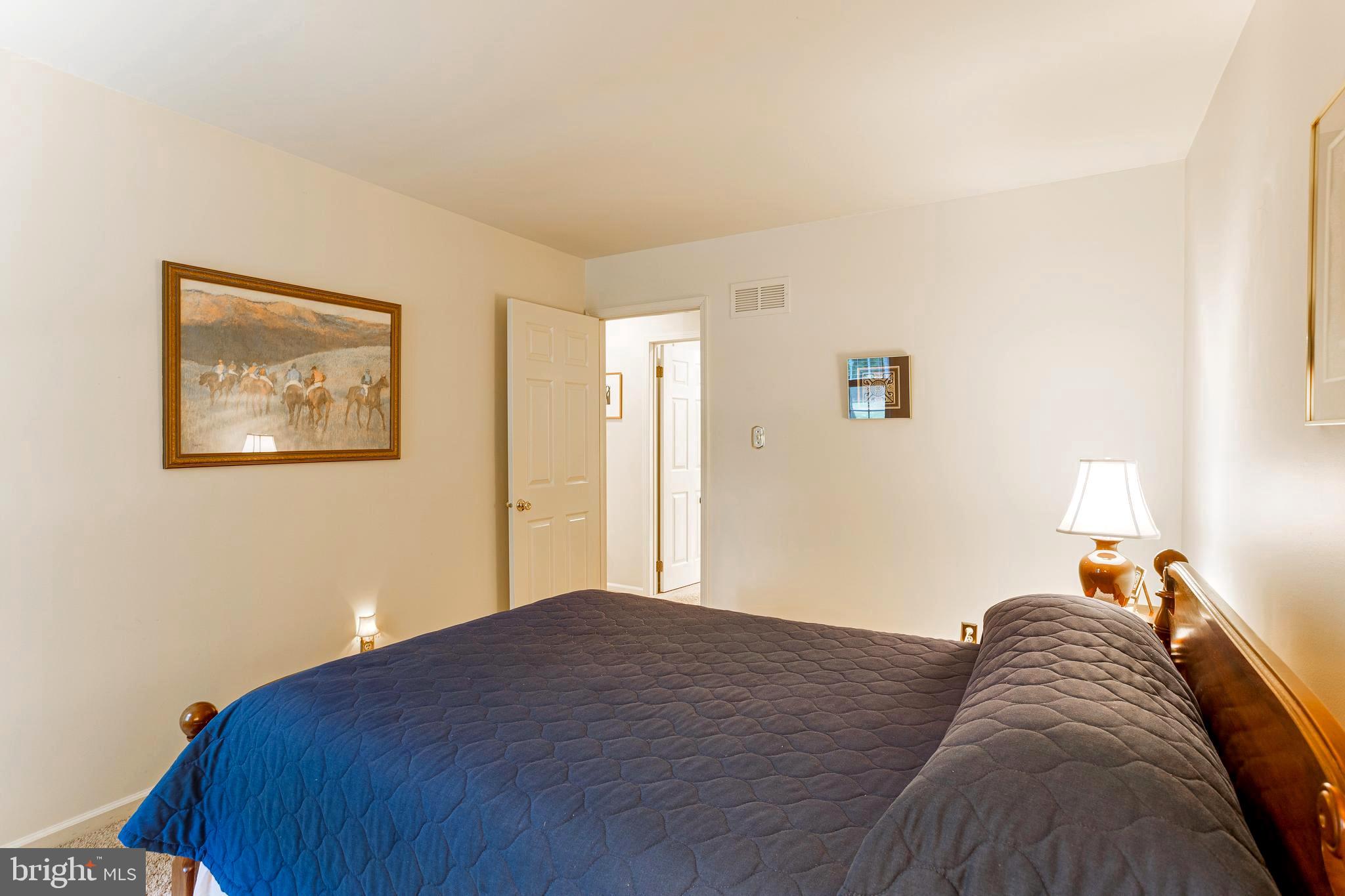 408 SAINT ANNS CIRCLE