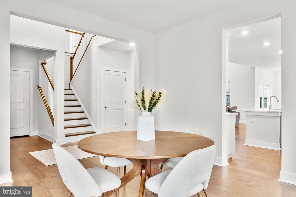 421 EMERALD COURT